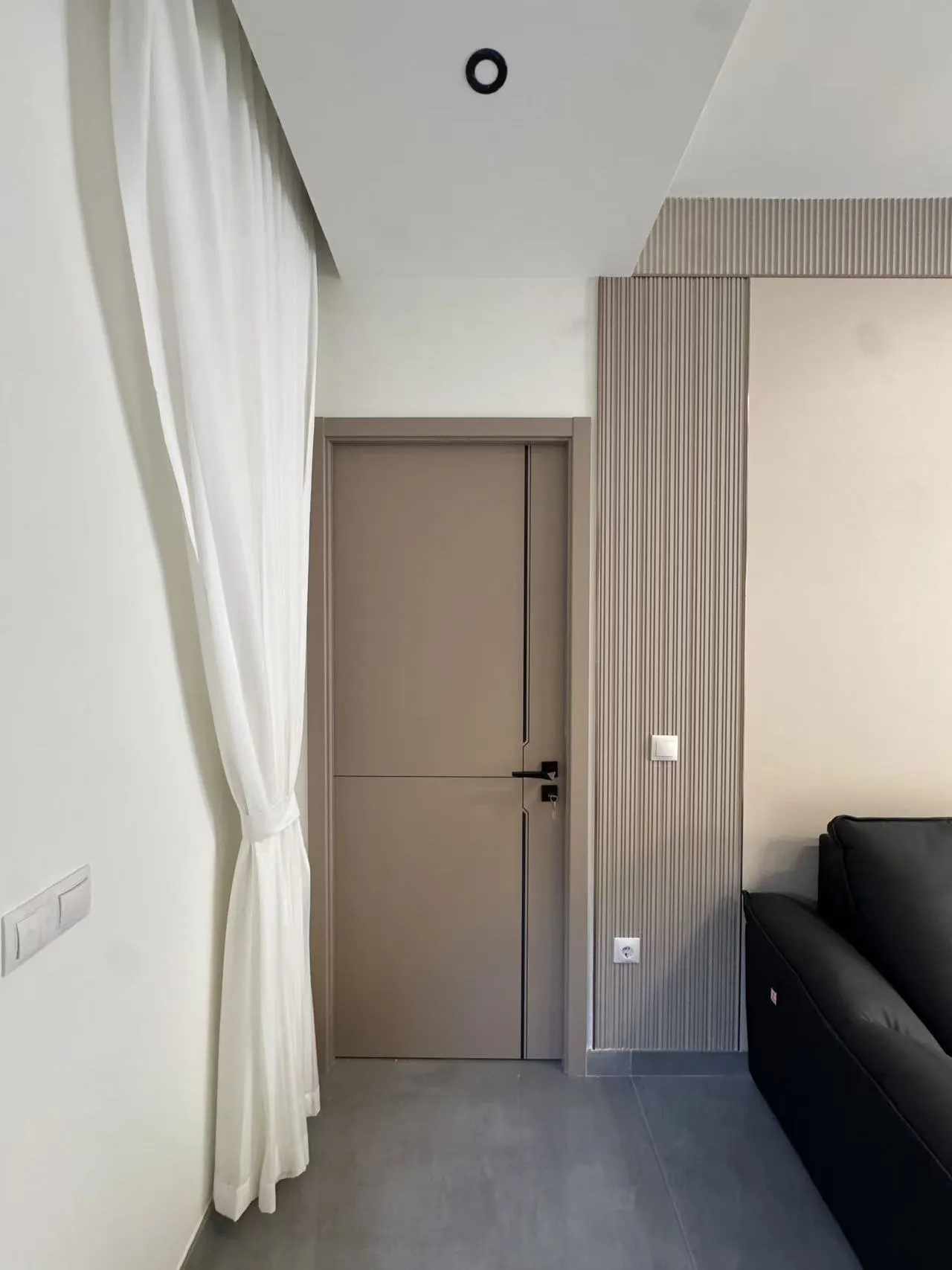 Puerta de interior acabada